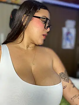 Snapshot of michellesexxxy3 chatting on May 2026 03:56:01 AM michellesexxxy3 online show from May 2026 03:56:01 AM