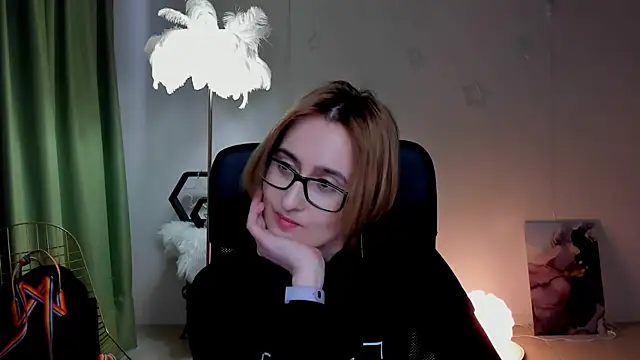 LixeLuna online show from March 2026 12:11:01 PM