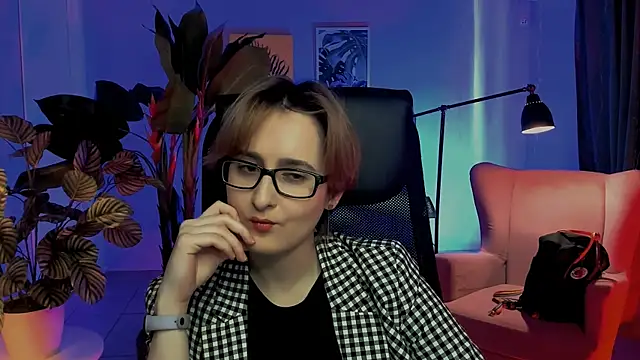 LixeLuna online show from May 2026 06:44:01 AM