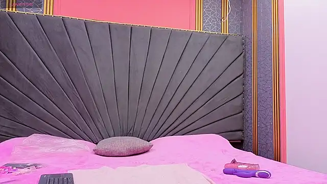 Kaely-Hot- online show from March 2026 02:43:01 PM