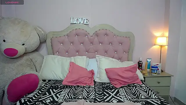 skinny hailey online show from March 2026 03:39:02 PM