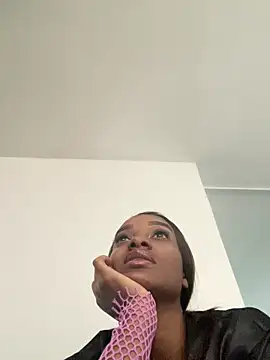 SandyAdaezee online show from April 2026 07:06:02 PM