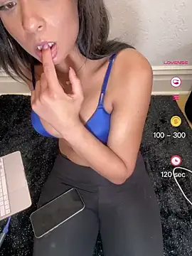 Snapshot of Mmmmadsss chatting on May 2026 05:23:02 AM Mmmmadsss online show from May 2026 05:23:02 AM