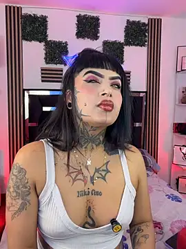 LauriInk1 online show from March 2026 11:19:02 PM