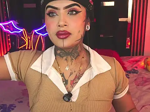 LauriInk1 online show from April 2026 06:14:02 PM