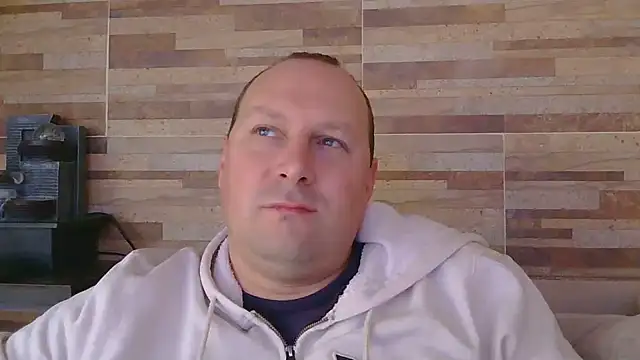lustonfan online show from June 2026 12:39:01 PM