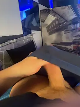 MatthewEmme2121 online show from April 2026 10:59:01 PM