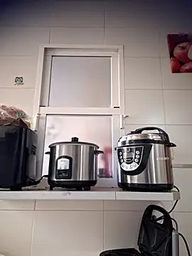 Cubanitos10 online show from March 2026 12:21:01 PM