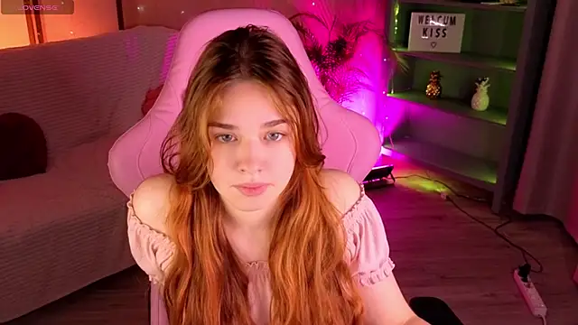 TiffanyVex online show from April 2026 03:35:01 PM