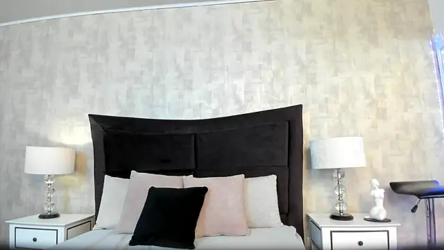 CynthiaMore online show from April 2026 01:03:02 PM