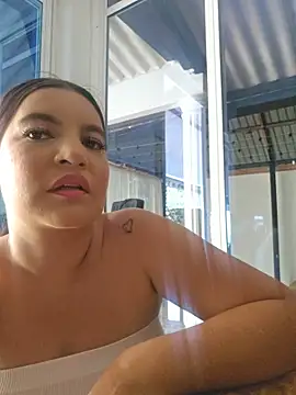 Snapshot of Pretty_Julieta chatting on June 2026 09:10:01 PM Pretty Julieta online show from June 2026 09:10:01 PM