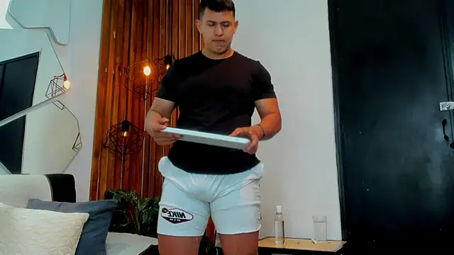 RomanCroft online show from April 2026 11:54:02 AM