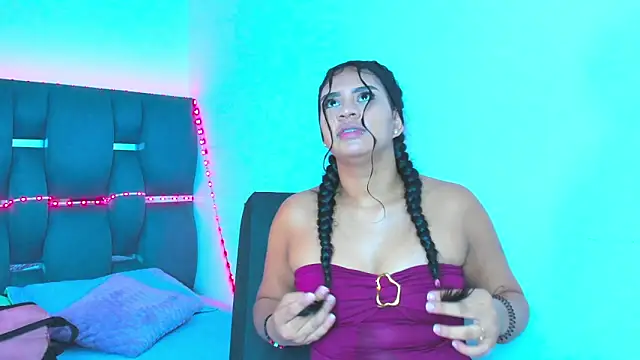Snapshot of madelinesquirt chatting on July 2026 07:08:02 PM madelinesquirt online show from July 2026 07:08:02 PM