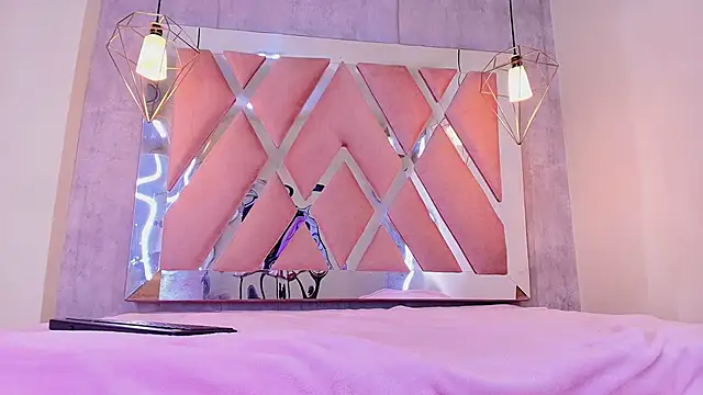 luci lane  online show from April 2026 07:45:01 AM