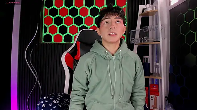 Cristopher Wild online show from April 2026 08:12:02 PM