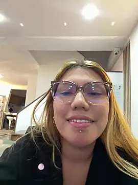 Lia Sterling online show from April 2026 10:51:02 PM