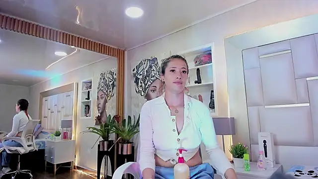 ZoeTaylorl online show from May 2026 12:13:02 PM