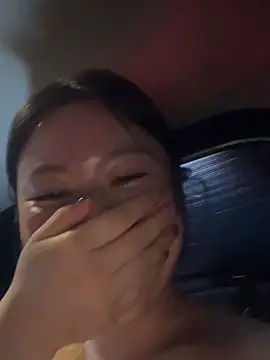 Yolanda9 online show from April 2026 01:14:01 PM