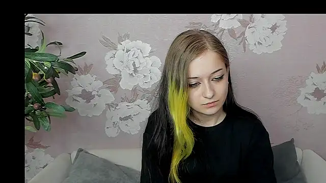 KarriePinilla online show from March 2026 11:18:01 AM