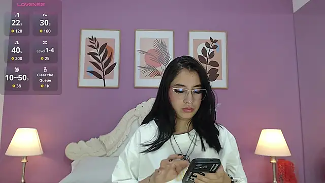 YayaQueen online show from May 2026 12:11:02 PM