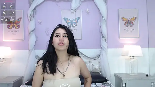 Snapshot of YayaQueen chatting on July 2026 12:07:01 PM YayaQueen online show from July 2026 12:07:01 PM