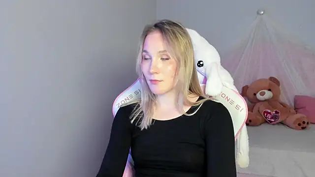 ElaraVoltage online show from March 2026 05:07:01 PM