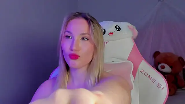 ElaraVoltage online show from April 2026 05:44:01 PM