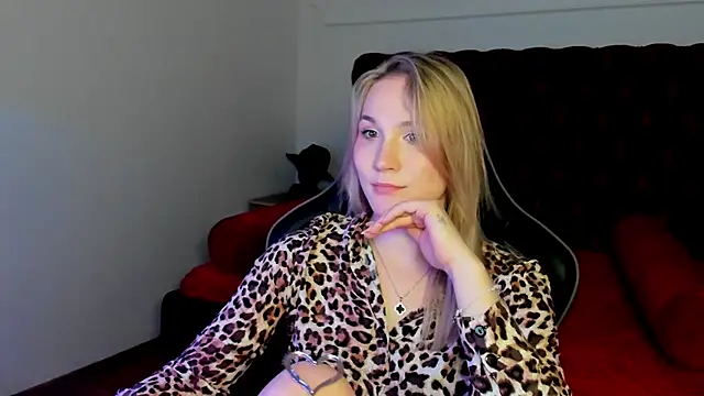 ElaraVoltage online show from April 2026 01:42:02 AM