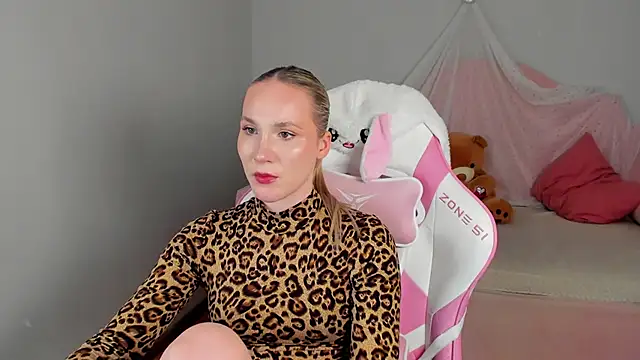 ElaraVoltage online show from May 2026 06:09:01 PM