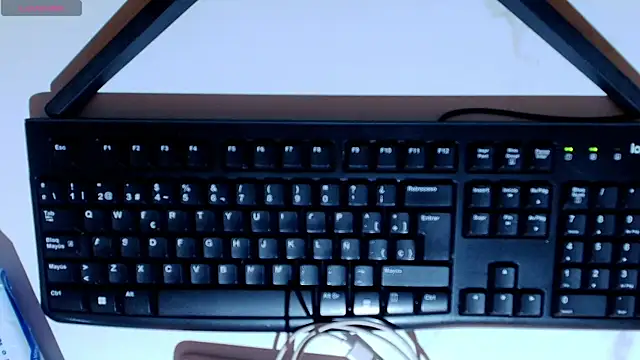 Amanda Fox   online show from April 2026 07:39:02 PM