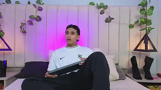 Morgan Bladee online show from April 2026 06:05:01 PM