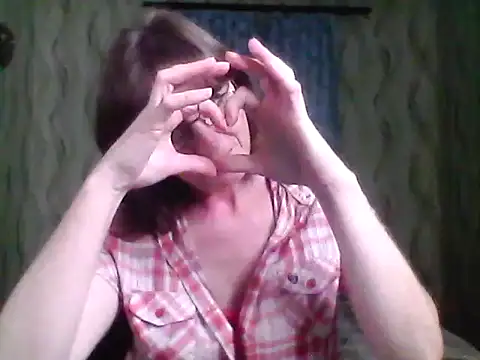 Alisaprice077 online show from April 2026 09:05:02 PM