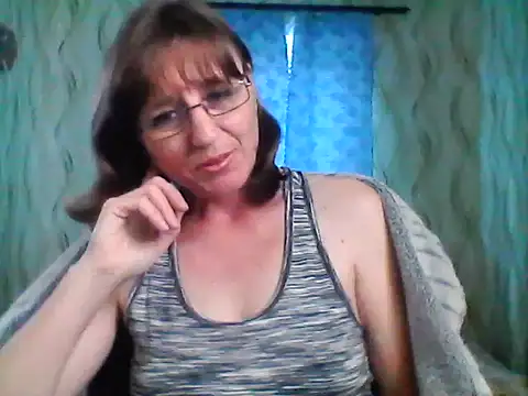 Alisaprice077 online show from April 2026 09:32:02 AM