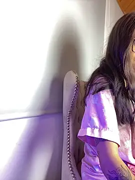 Cloe pink1 online show from April 2026 01:34:02 PM