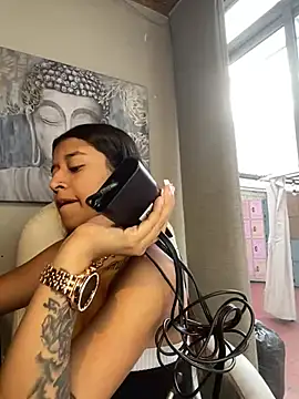 chanell pinkk online show from April 2026 01:27:02 PM