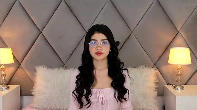OliviaDiaz online show from May 2026 08:05:01 PM