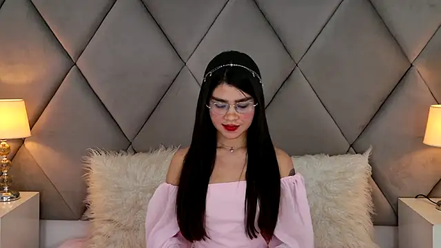 OliviaDiaz online show from June 2026 01:28:02 AM