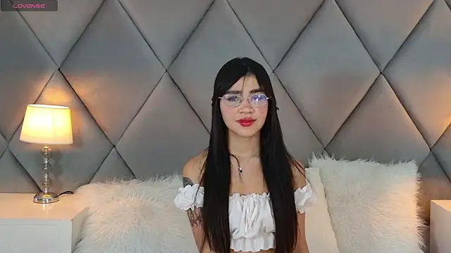 Snapshot of OliviaDiaz chatting on July 2026 08:11:01 PM OliviaDiaz online show from July 2026 08:11:01 PM
