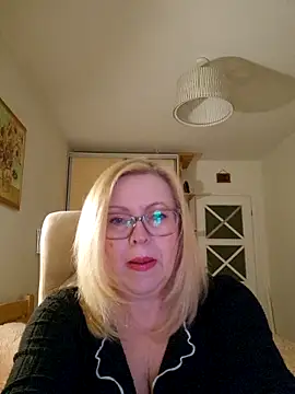 JanieLight53 online show from March 2026 09:20:02 PM