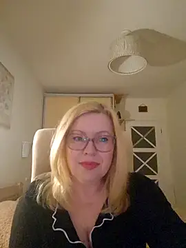 JanieLight53 online show from March 2026 05:36:01 PM