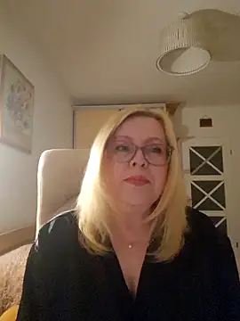 JanieLight53 online show from April 2026 07:55:01 PM