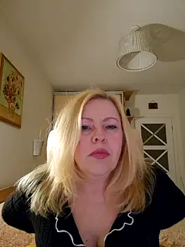 JanieLight53 online show from April 2026 08:07:02 PM