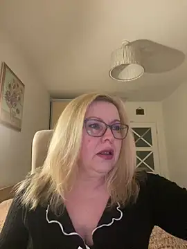 JanieLight53 online show from April 2026 07:14:01 PM