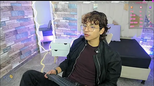 JUSTIN TAY1 online show from April 2026 11:36:01 AM