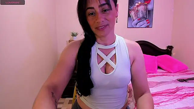Snapshot of sara_florez12 chatting on May 2026 10:53:02 AM sara florez12 online show from May 2026 10:53:02 AM
