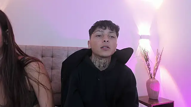 Sky n Zayn online show from April 2026 12:23:01 PM