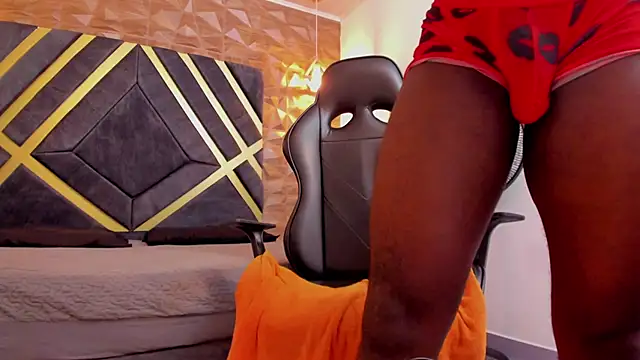 Oliver Laurent  online show from April 2026 11:27:01 PM