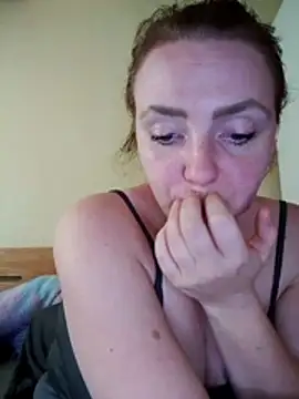 Bella-Monroe online show from April 2026 01:33:02 PM