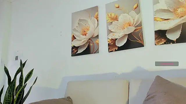 Viioletcollins online show from April 2026 01:41:01 PM