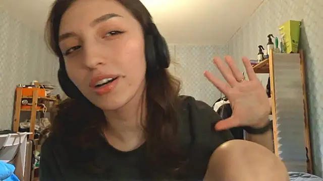 CindyLight online show from March 2026 04:18:01 PM